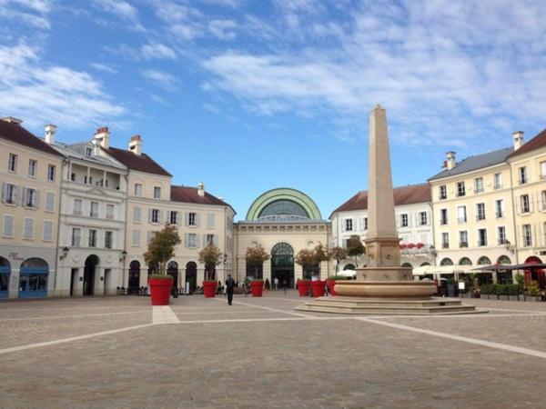 Appartement Situe Place Toscane A 5 Min De Disney 塞里斯 外观 照片